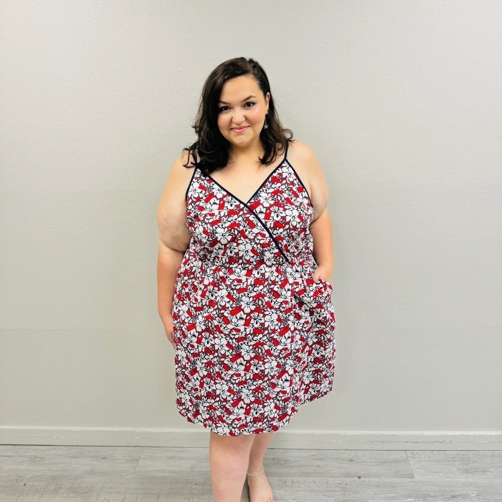 Vineyard Vines By target Hibiscus Floral Red Dress - Size 22/24